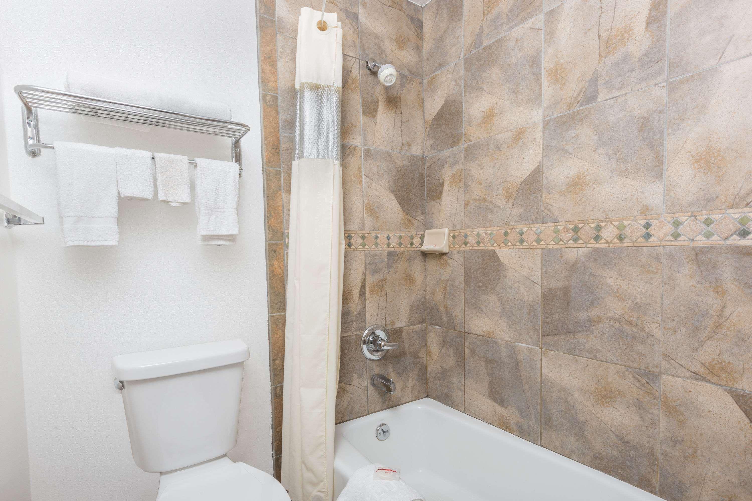 Days Inn By Wyndham King City Extérieur photo
