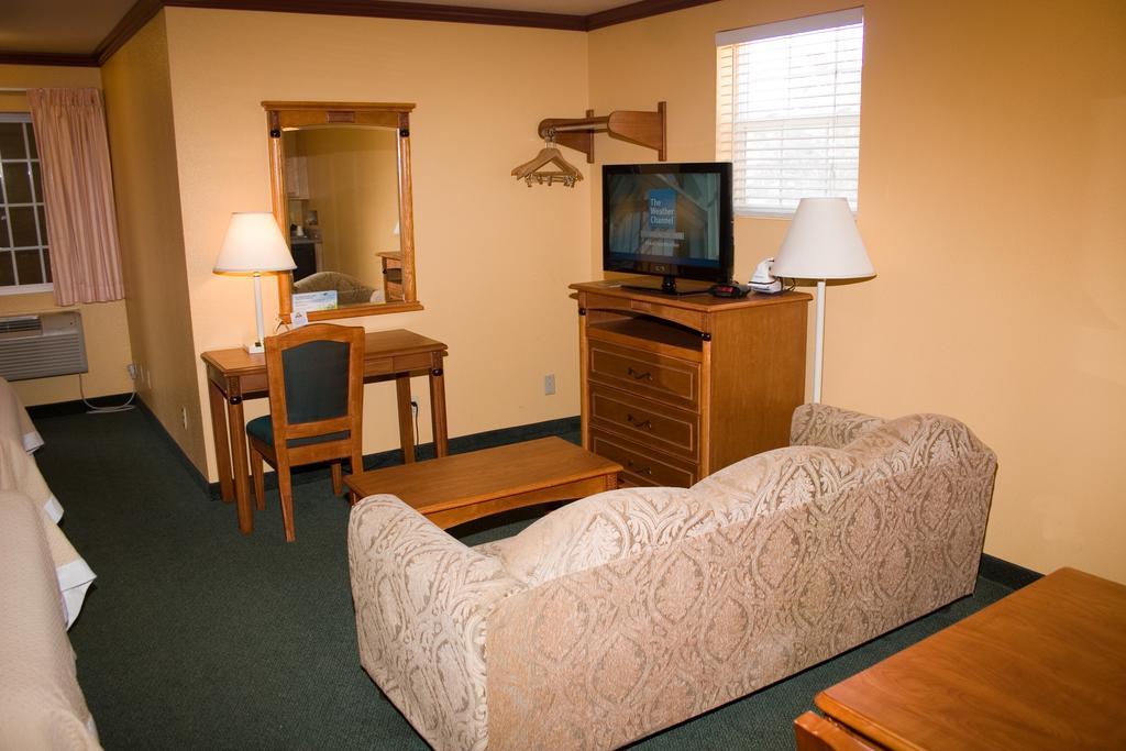 Days Inn By Wyndham King City Extérieur photo
